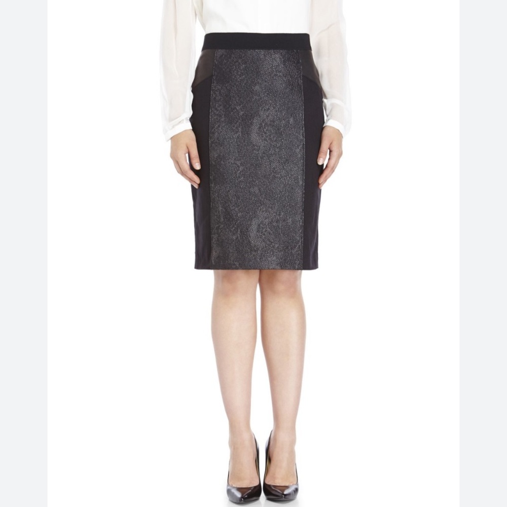 Elie Tahari Valeria Lamb Leather Panel Pencil Skirt Size: 4 Length: 20.5”